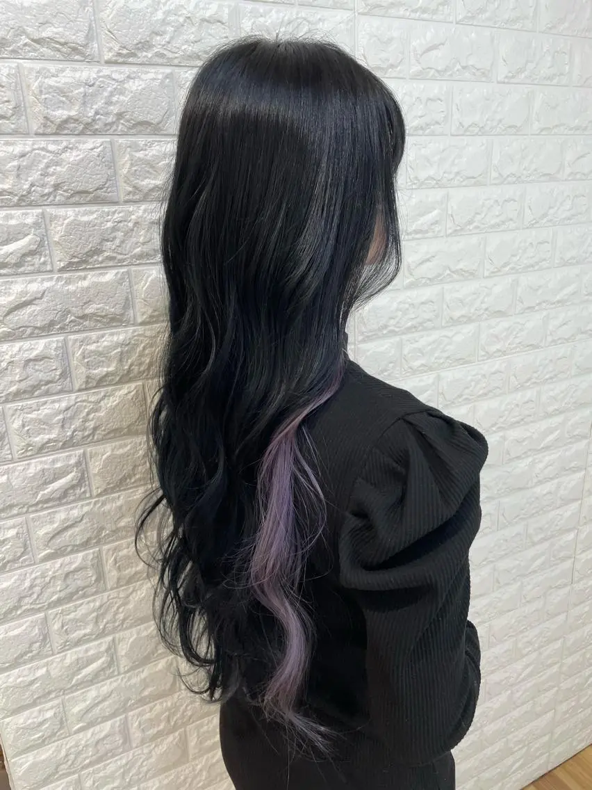 ロング カラー 黒髪 ブリーチ ブルーカラー ブルーブラック イルミナカラー 福森 みずきのヘアスタイル