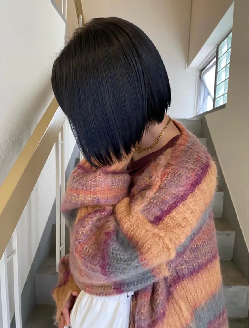 ショート カラー 黒髪 ブルーカラー ブルーブラック SIKI yuuna レイヤーカット🪽のヘアスタイル