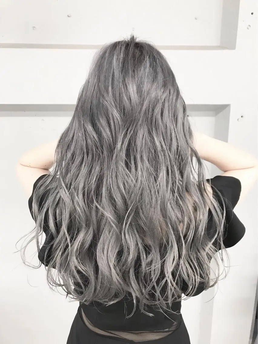 ロング カラー ブルーカラー ブルージュ グレージュ インナーカラー 外国人風カラー カット ヘアカラー トリートメント ＿WHITE鳳店 アンダーバーホワイトのヘアスタイル