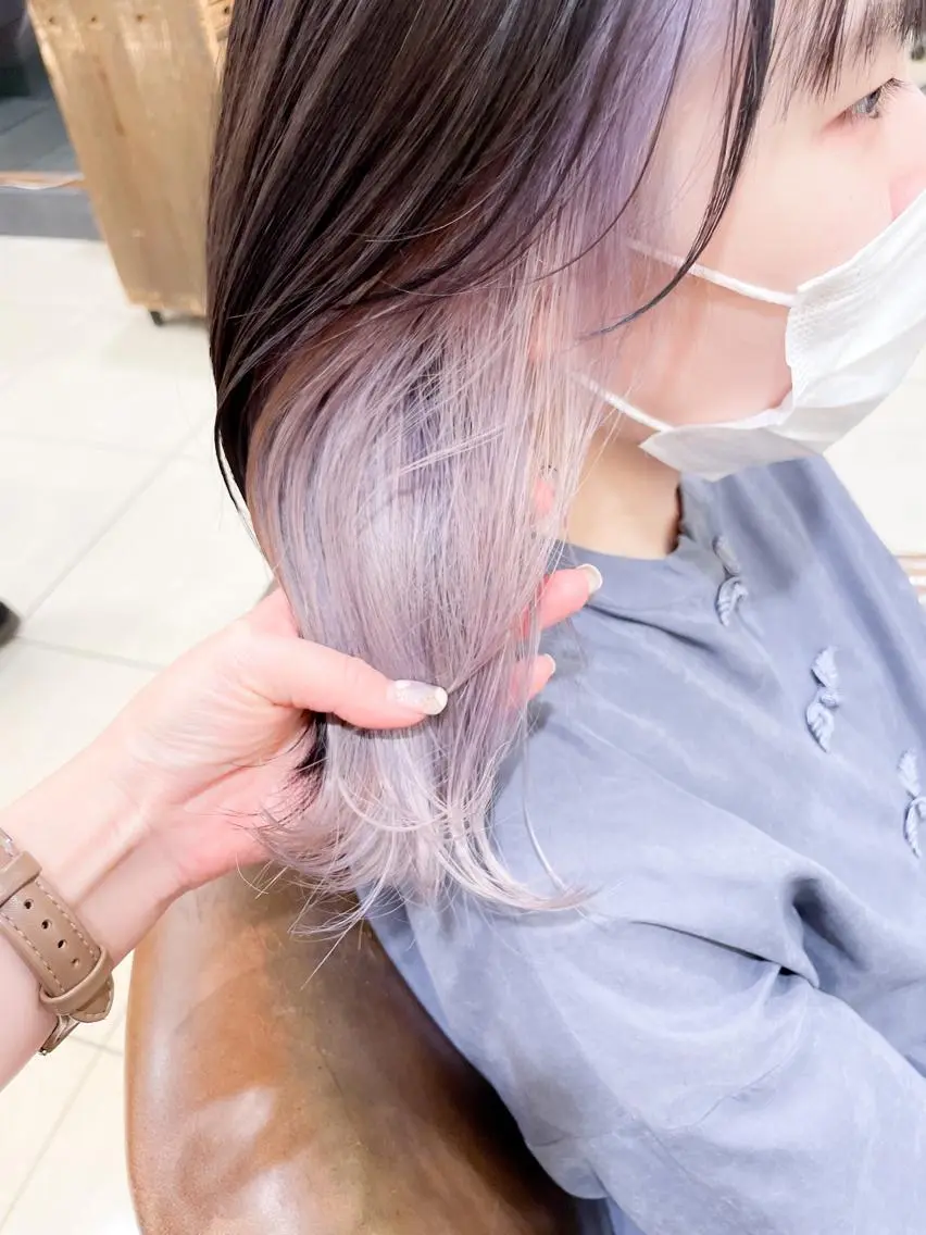 ミディアム カラー インナーカラー シルバー ホワイトシルバー ヘアカラー ✨カラー支持No.1 🧸ワキ カナコ🧸のヘアスタイル