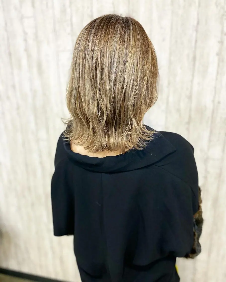 セミロング カラー デザインカラー 勝河 怜楊のヘアスタイル