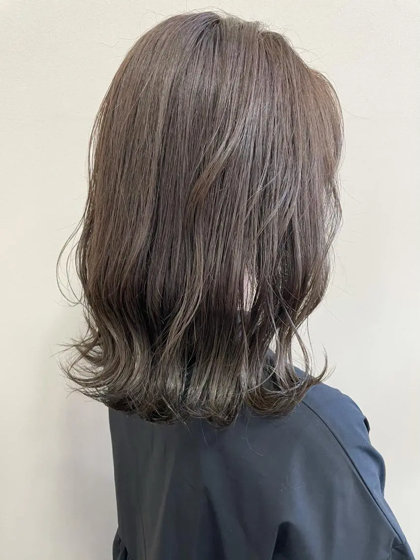 ミディアム カラー アッシュ ヘアカラー 沢田 瞳のヘアスタイル