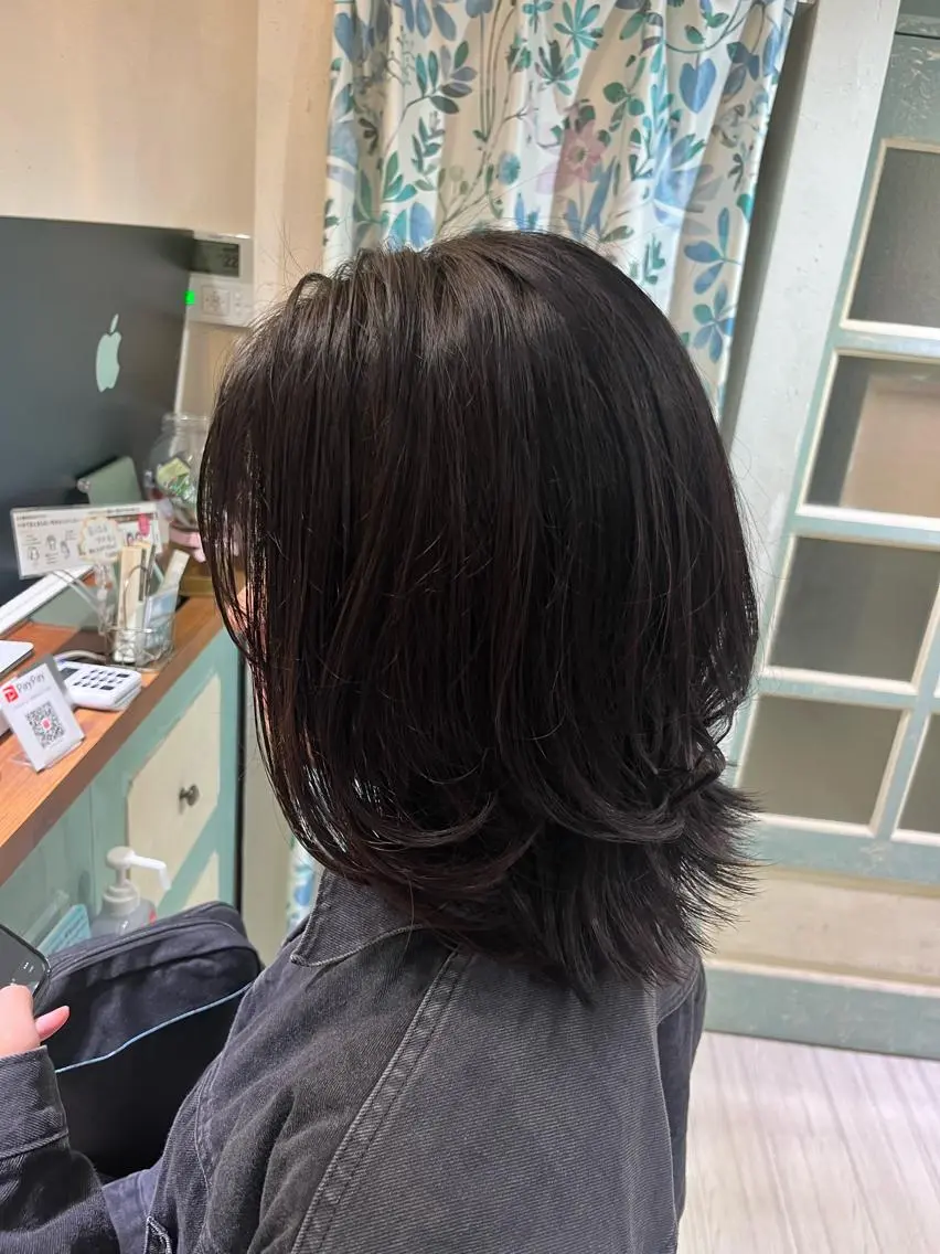 ミディアム レイヤーカット カット トリートメント 坂口 愛のヘアスタイル