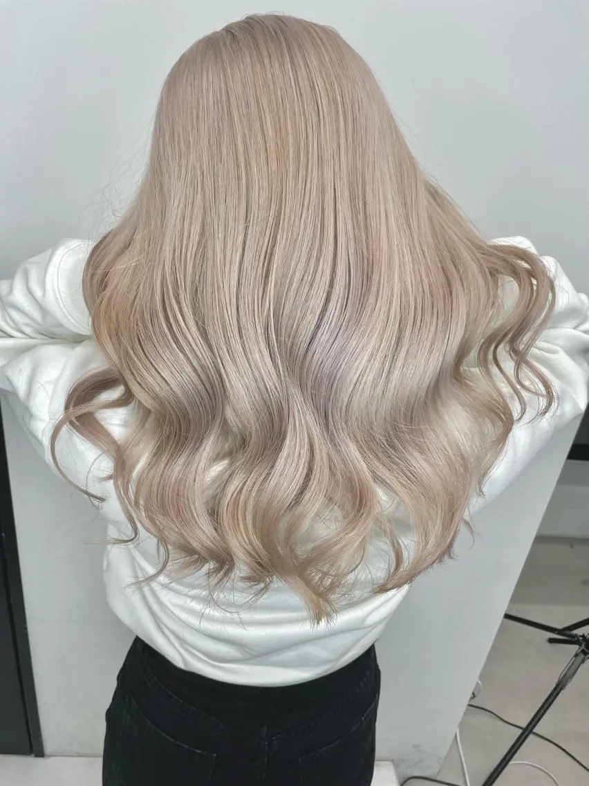 カラー ハイトーンカラー BLEACHi /noeのヘアスタイル