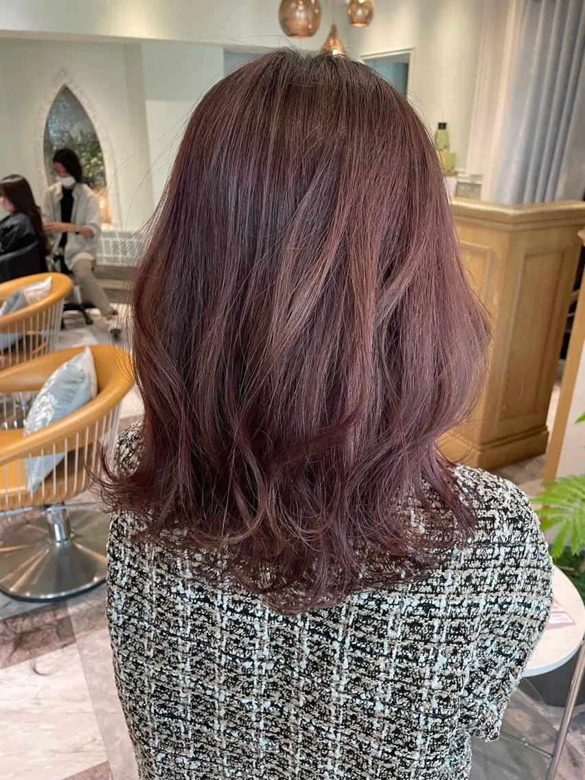 カラー ベージュカラー 黒髪 ブリーチ ブルーカラー ブルーブラック ヘアカラー 木屋元一/透明感 /前髪/レイヤーのヘアスタイル