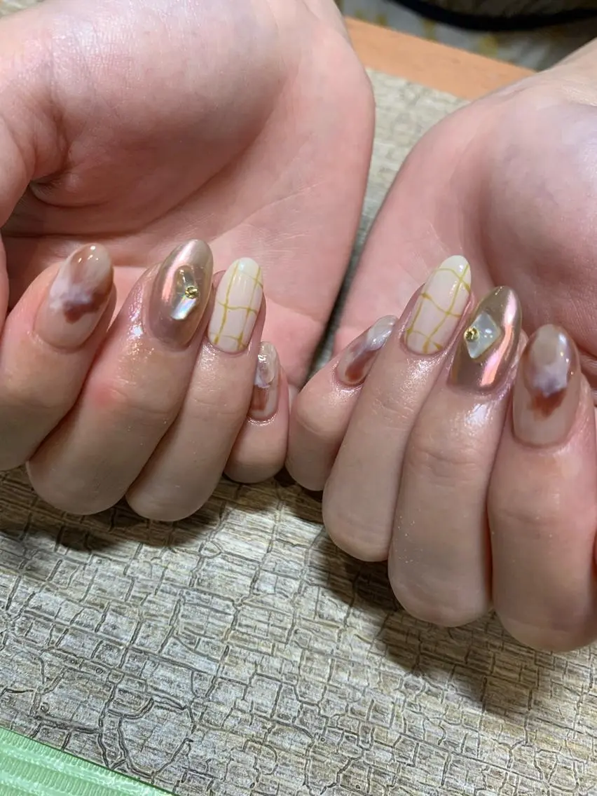 ネイル ストーンネイル ハンドネイル Crescent Eye Yukiのネイルデザイン