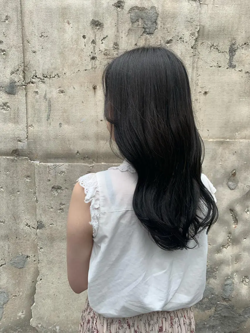 ロング カラー ダークグレー ダークグレージュ グレージュ イルミナカラー 韓国🇰🇷髪質改善 Chisaki치사키のヘアスタイル