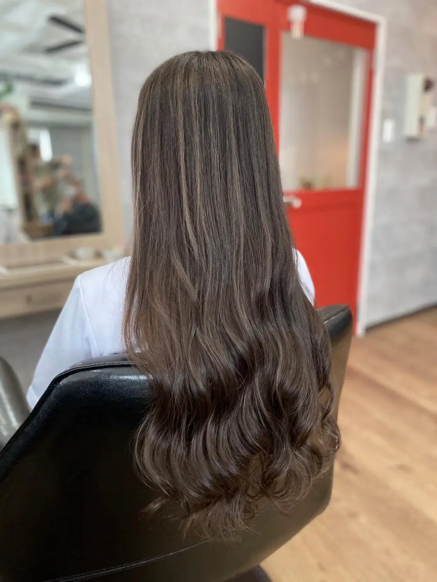ロング カラー ＳＨＩ ＺＵのヘアスタイル
