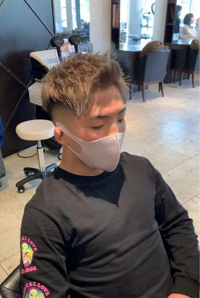 カラー メンズ アッシュ アッシュグレー カット ヘアカラー トリートメント メンズ専門 井藤 雅也のヘアスタイル