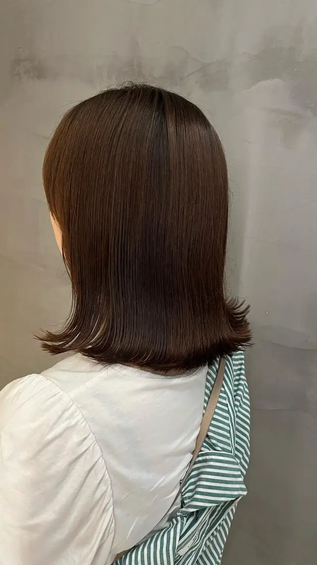 ミディアム 外ハネヘア 伊佐治 夕芽のヘアスタイル