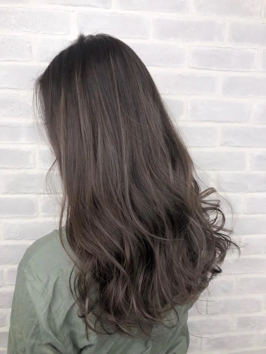 ロング カラー ハイライトカラー ハイライト 【透明感、艶髪】西村 有司のヘアスタイル