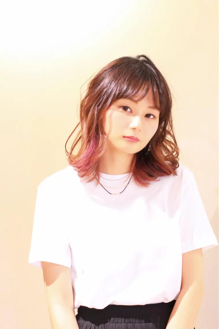 ミディアム カラー 外ハネヘア アメリラブヘアー 土屋 洋平のヘアスタイル