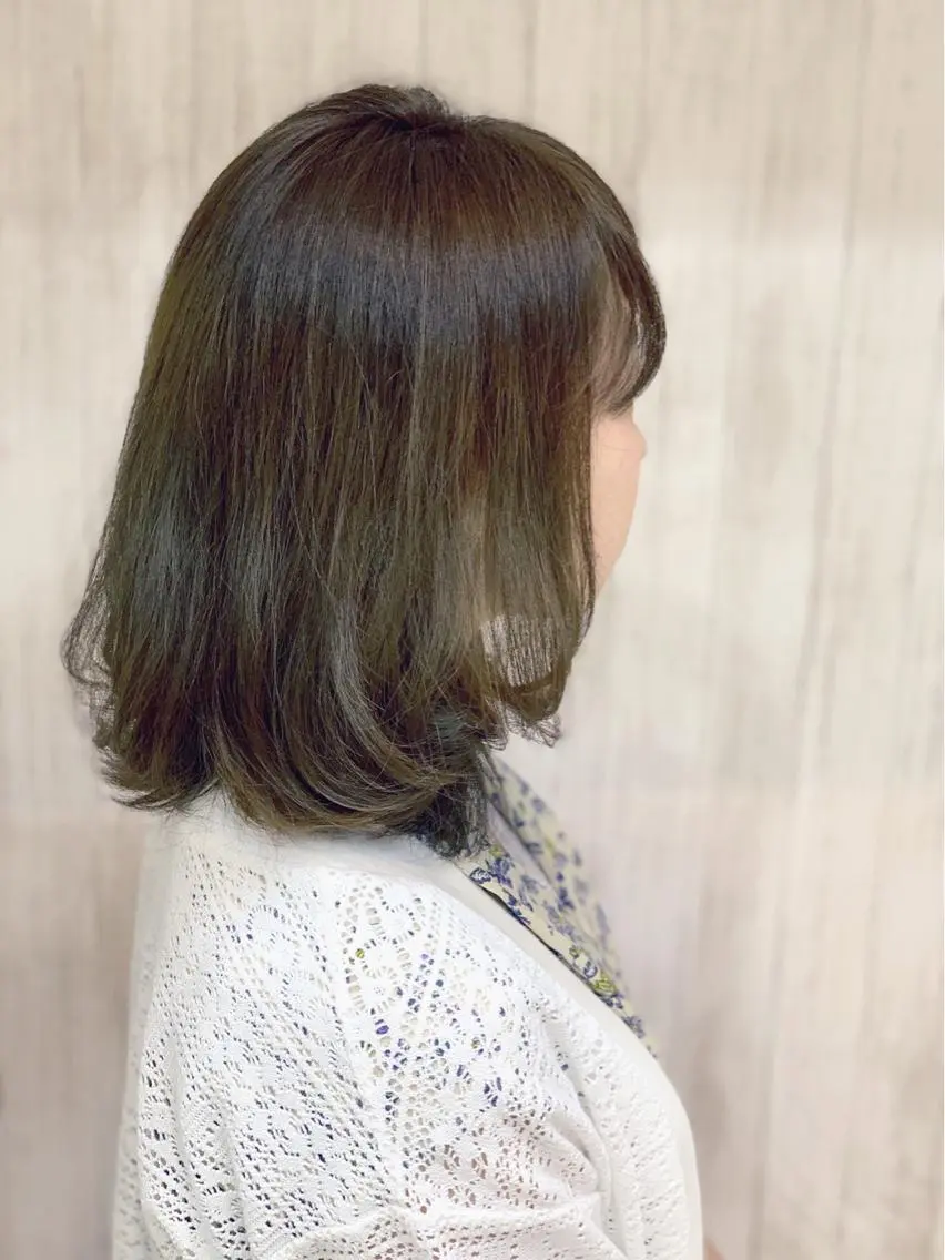 ミディアム カラー アディクシーカラー ブリーチ カット ヘアカラー トリートメント 石沢 知康のヘアスタイル