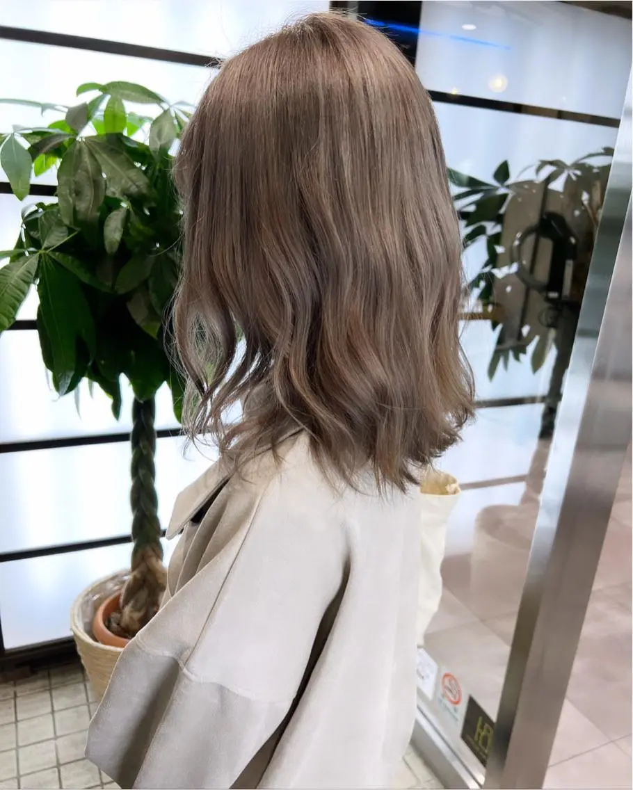 ミディアム カラー パーマ ヘアアレンジ ブリーチ ハイトーンカラー ヘアカラー ハイトーン特化🤍 浦住のヘアスタイル