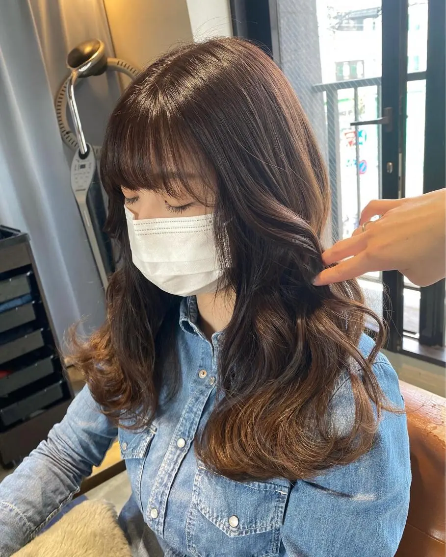 カラー カット 🩵盛れる顔周りヘア EMI🩵のヘアスタイル