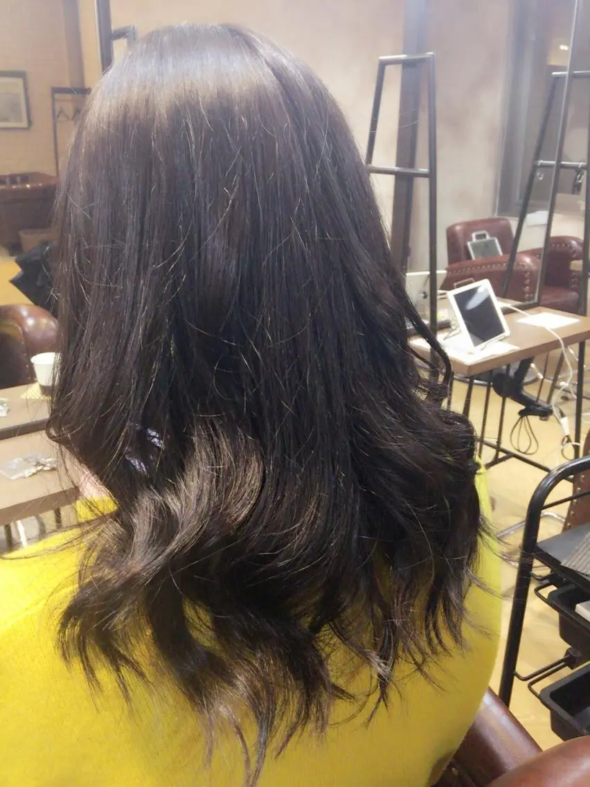 セミロング アッシュ カット ヘアカラー トリートメント siki. 石渡のヘアスタイル