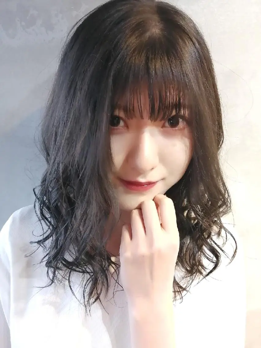 セミロング カラー ブルーカラー ヘアカラー トリートメント ブリーチ・ハイトーン 特化🎉内山のヘアスタイル