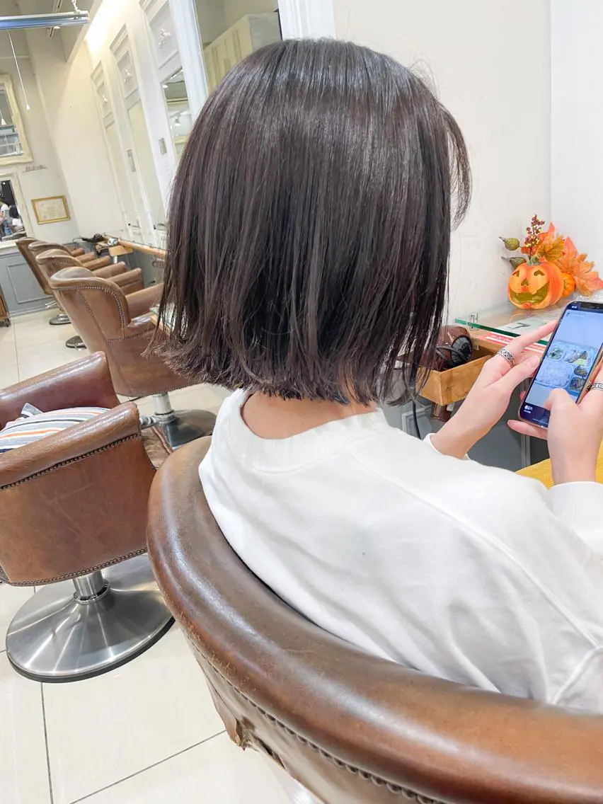 ショート カラー 切りっぱなしボブ グレージュ ボブ 外ハネヘア ヘアカラー パーマ トリートメント ✨カラー支持No.1 🧸ワキ カナコ🧸のヘアスタイル