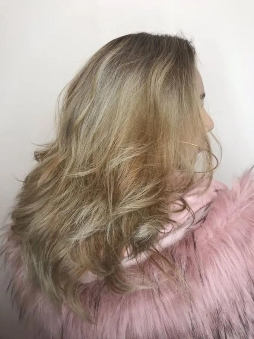 セミロング カット ヘアカラー パーマ トリートメント ヘッドスパ カマチョ タイスのヘアスタイル