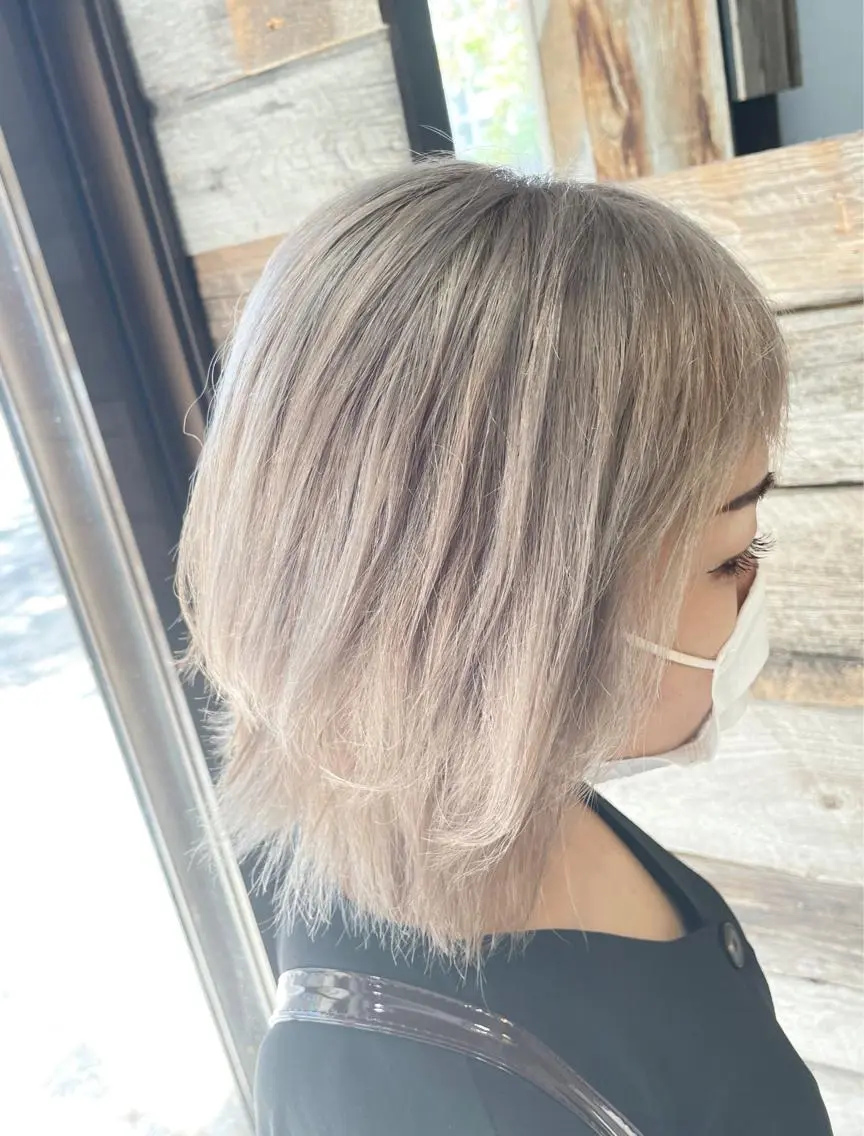 ミディアム アッシュ andKおもろまち店 艶ダブルカラー✨のヘアスタイル