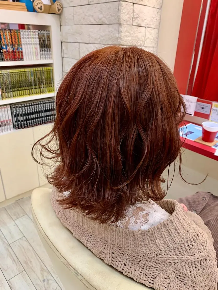 セミロング カラー ヘアアレンジ オレンジ 今村公介 ブリーチ特化、派手髪のヘアスタイル