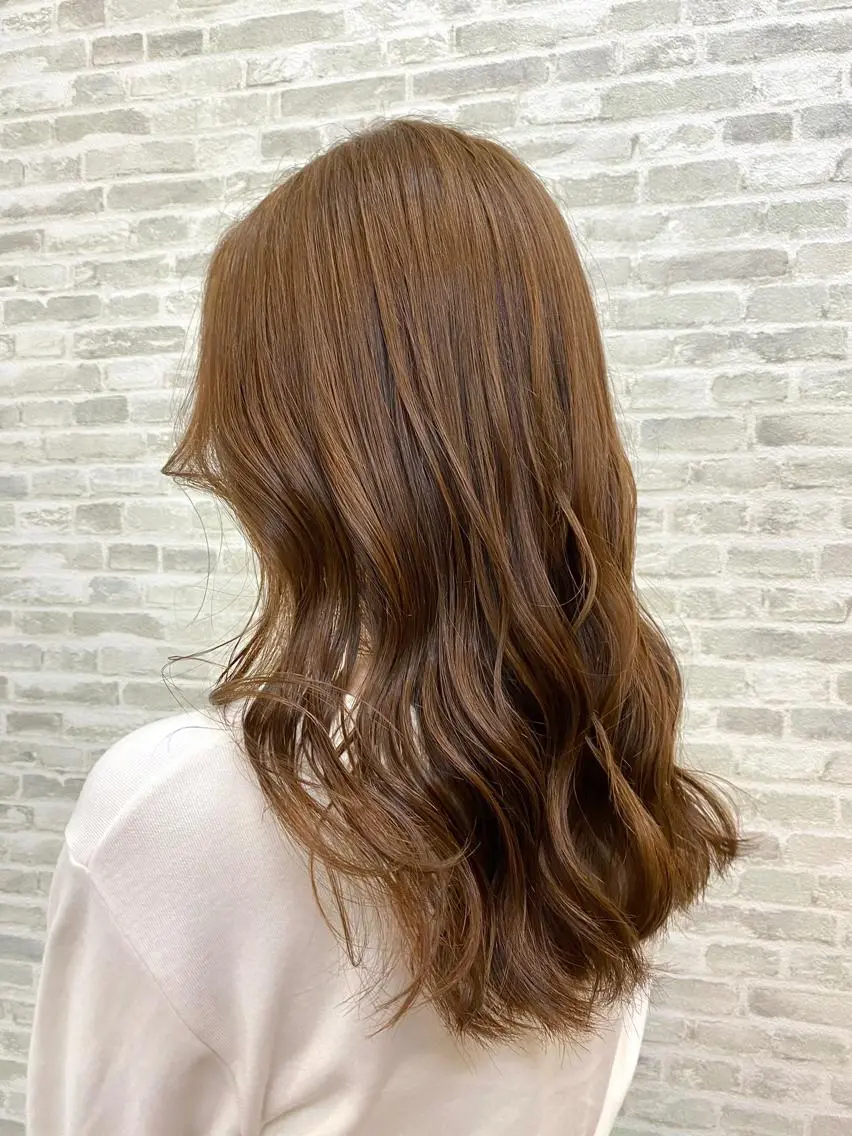 ロング カラー ベージュカラー ミルキーベージュ 宮﨑 舞のヘアスタイル