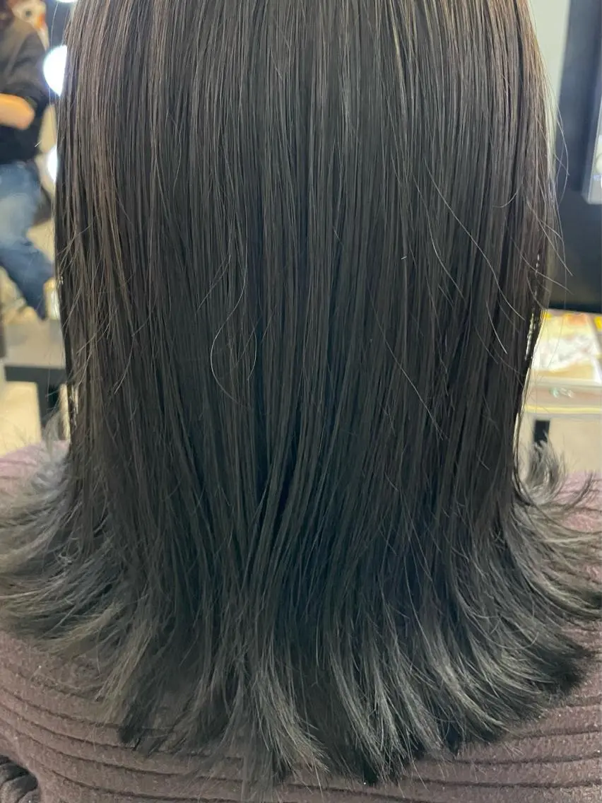セミロング カラー ブルーカラー ブルージュ 透明感カラー グレージュ カット ヘアカラー トリートメント ブリーチなし透明感 タケザワミキのヘアスタイル