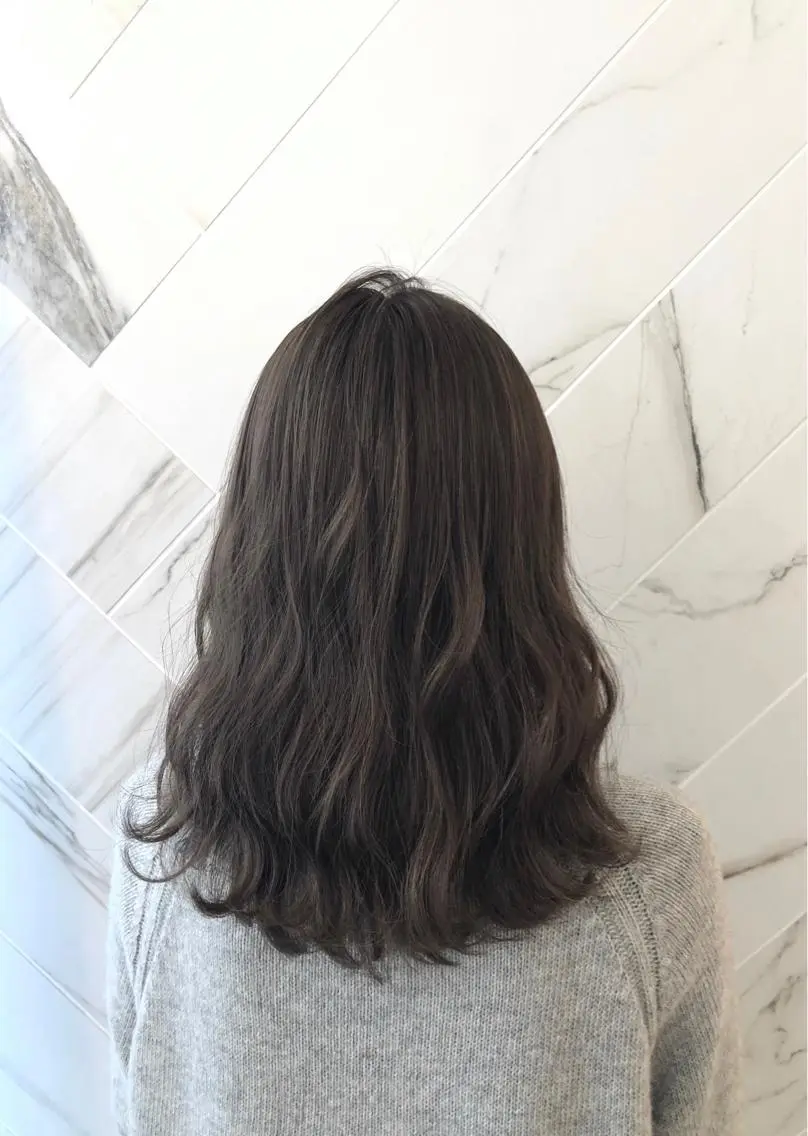 ミディアム カラー 透明感カラー グレージュ ハイライトカラー ハイライト カット ヘアカラー トリートメント ✨似合うのその先へ✨ 田中延和のヘアスタイル