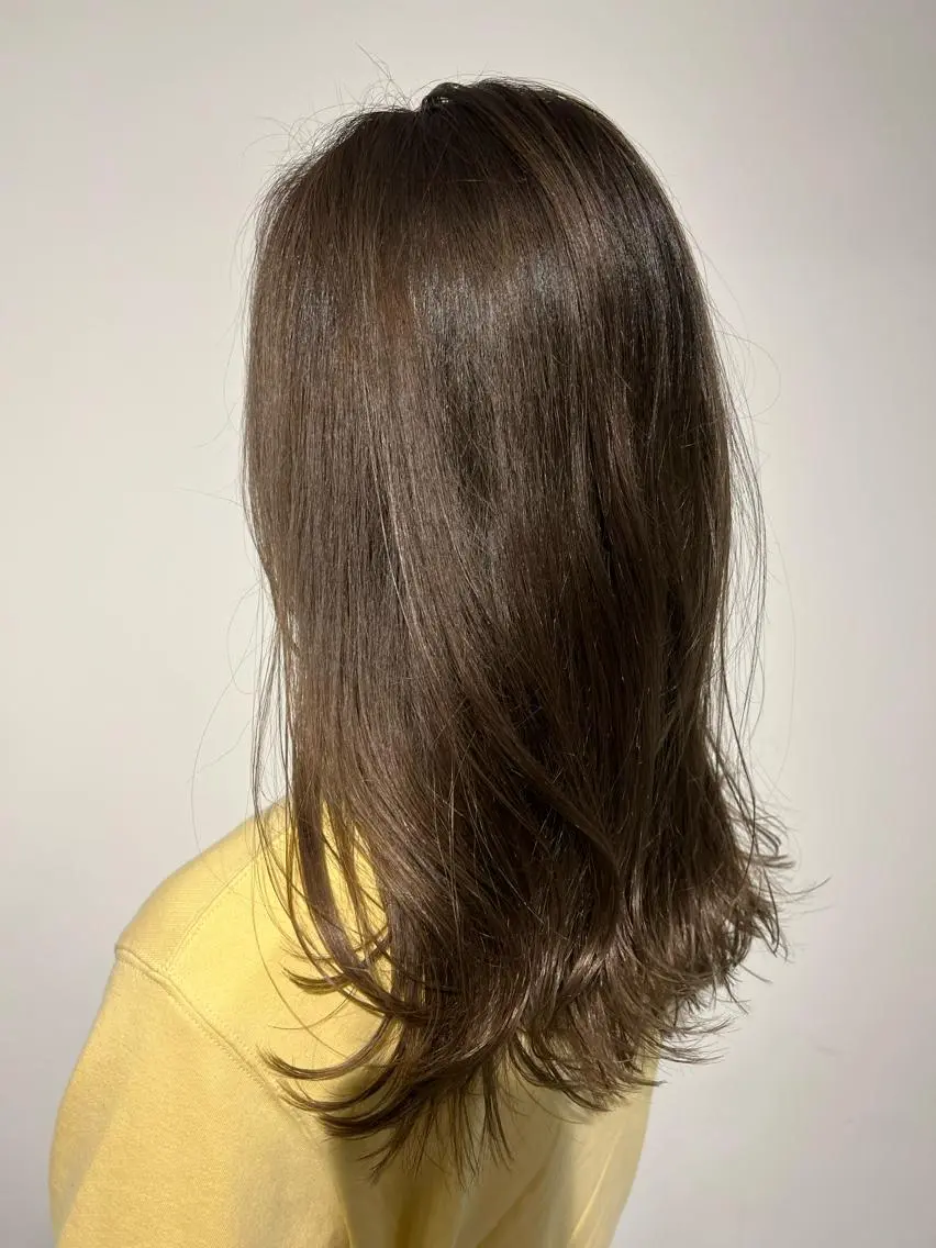 セミロング カット kuwabara yuunaのヘアスタイル