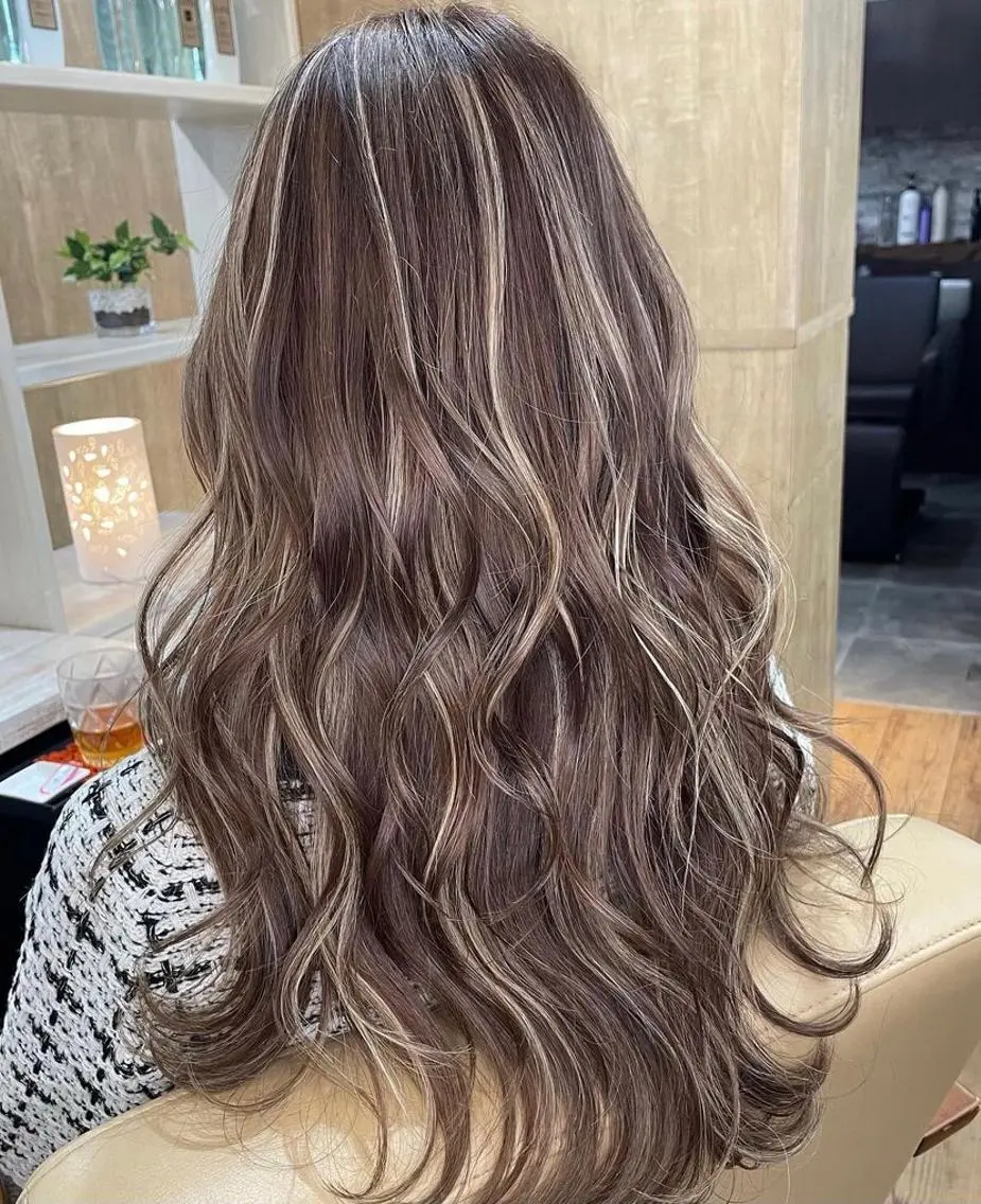 ロング カラー ササ キのヘアスタイル