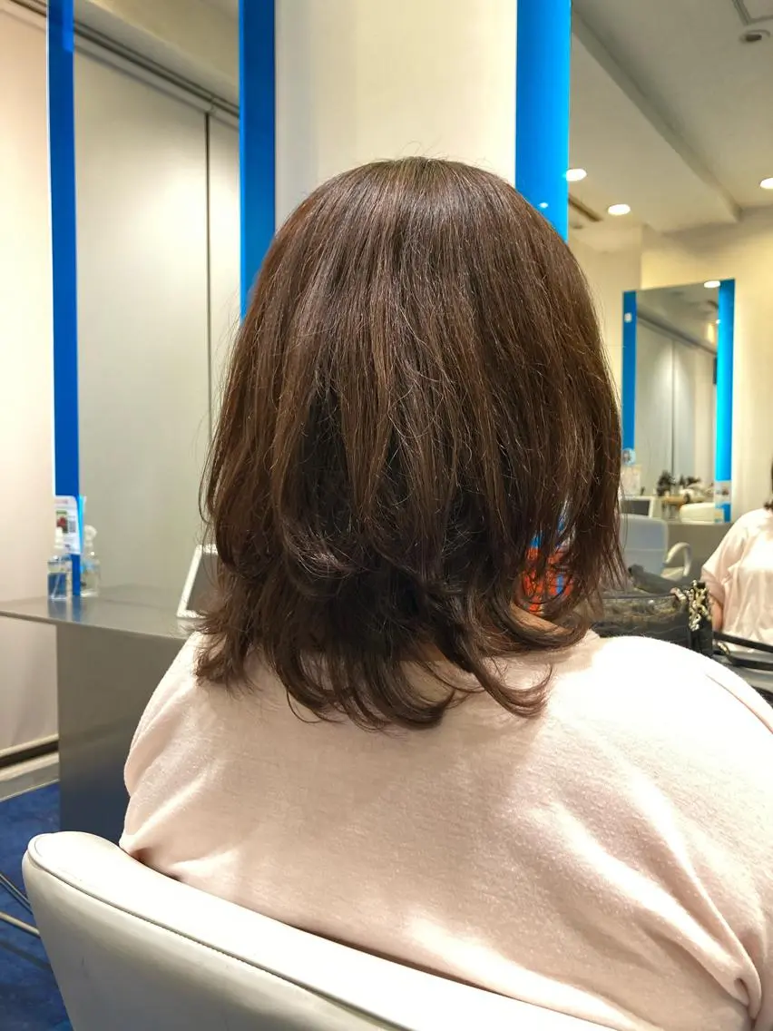 セミロング カラー くせ毛 レイヤーカット 渡邉 燎のヘアスタイル