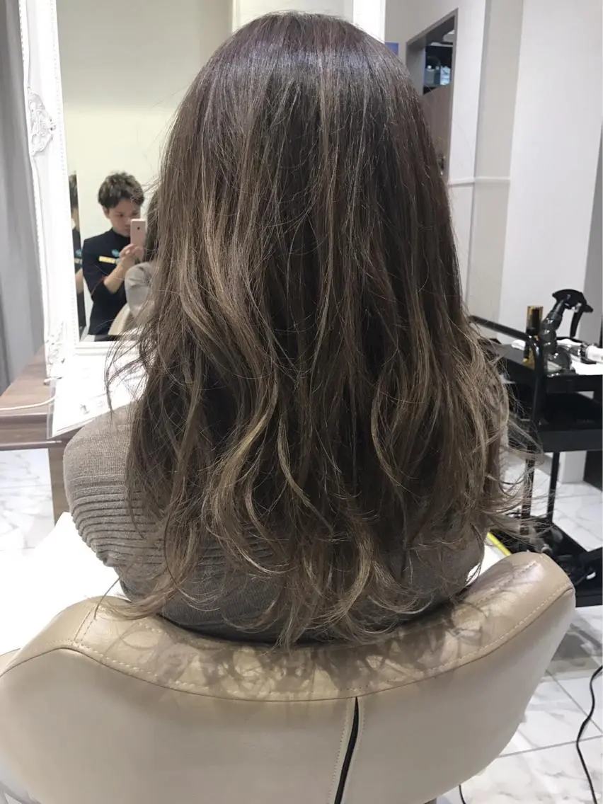 ロング カラー ハイライトカラー イルミナカラー ハイライト 清野 大のヘアスタイル