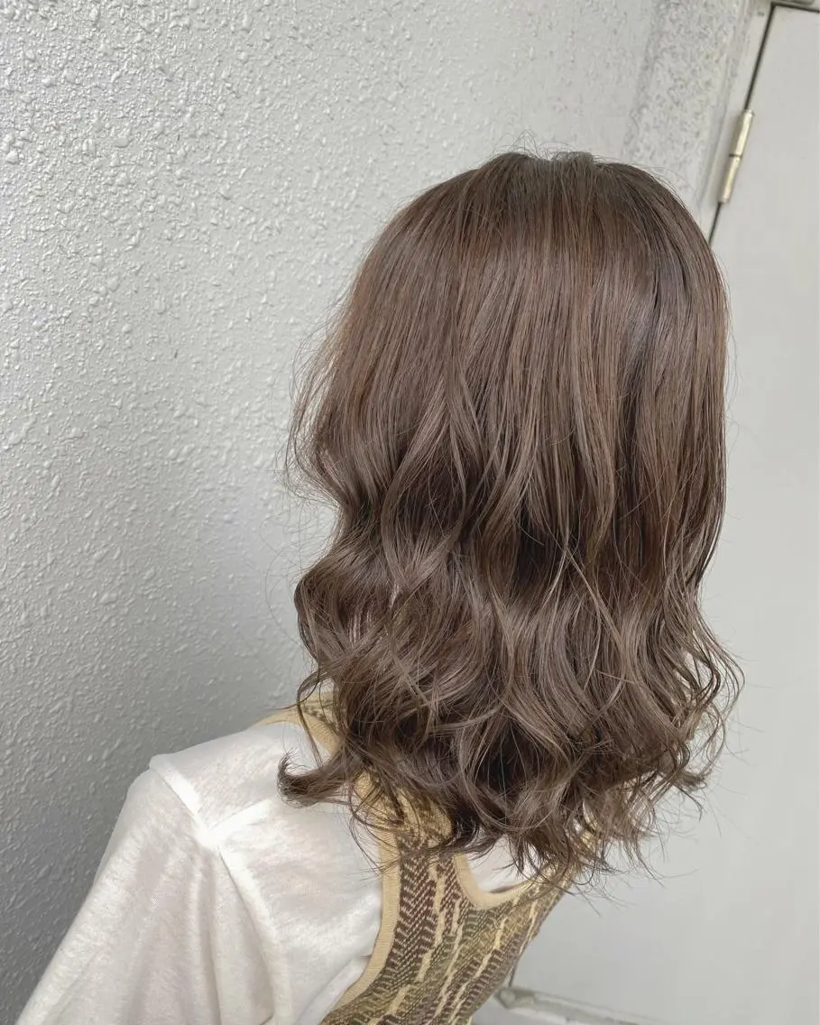 セミロング カラー グレージュ ハイライトカラー ハイライト 後藤紗英/髪質改善 /オリーブベージュのヘアスタイル