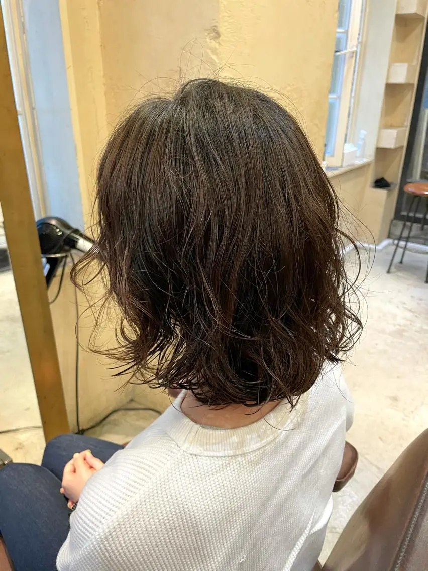 ミディアム カラー パーマ ミディアムパーマ ハイライトカラー インナーカラー ボブ くせ毛 カット パーマ 髪質改善 縮毛矯正/ レイヤー/銀座/本木のヘアスタイル