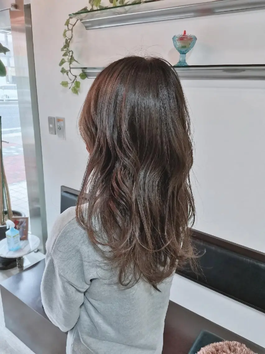 セミロング ヘアカラー ツヤ髪ケアカラー✨ 中谷良成のヘアスタイル