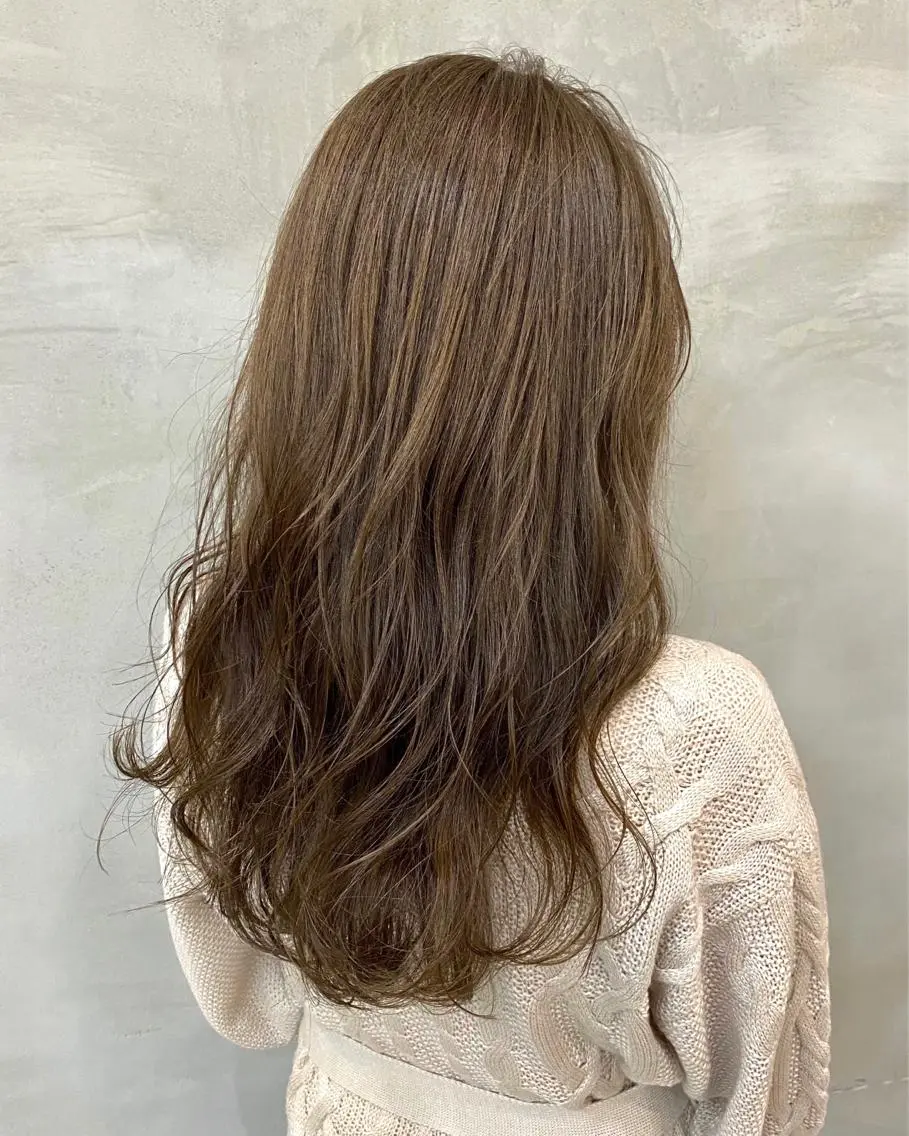 ロング カラー 透明感カラー グレージュ イルミナカラー カット ヘアカラー トリートメント 🫧透明感カラー🫧 OIKAWAのヘアスタイル
