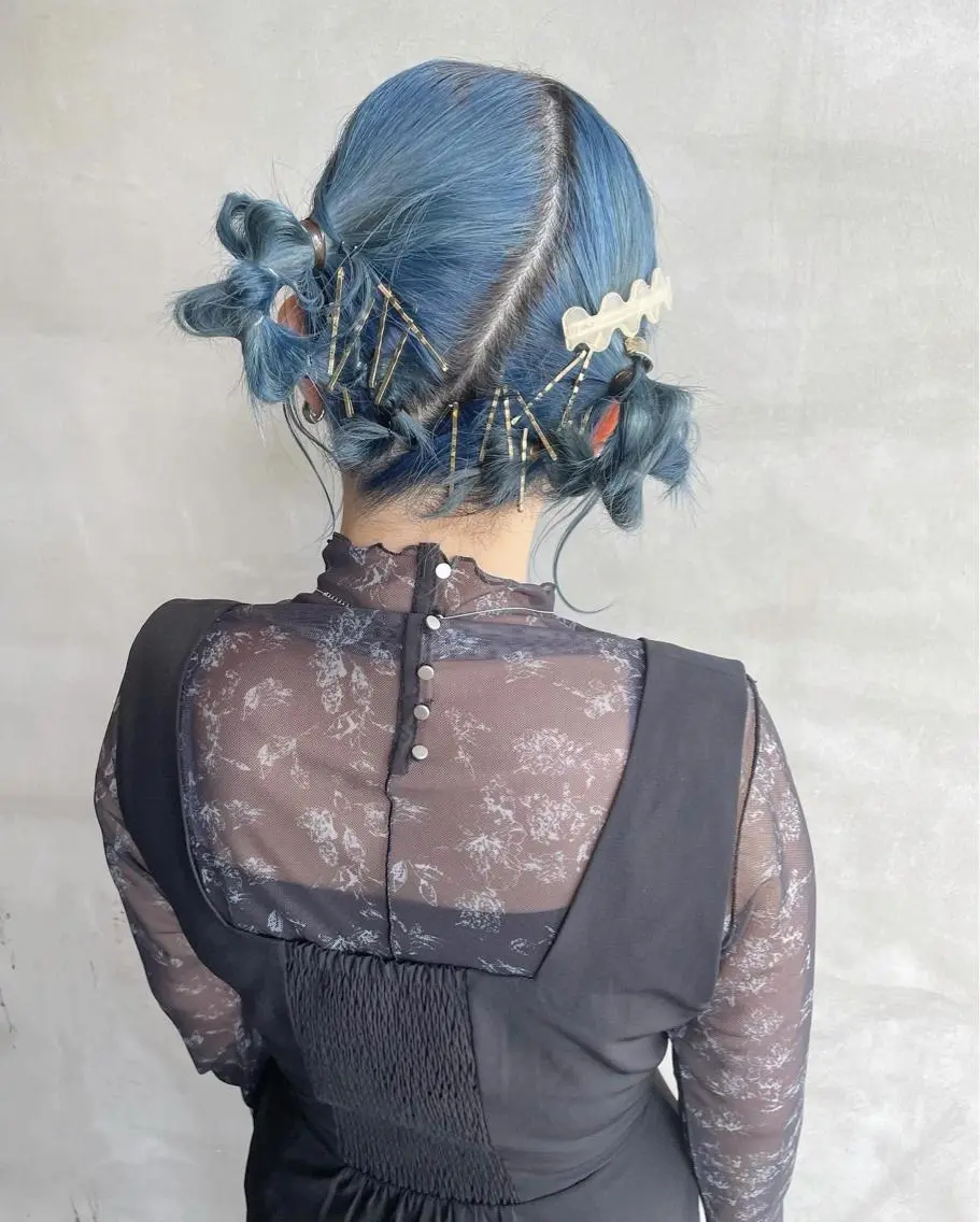 ミディアム カラー ヘアアレンジ ヘアセット ハイトーンカラー♡ yuのヘアスタイル