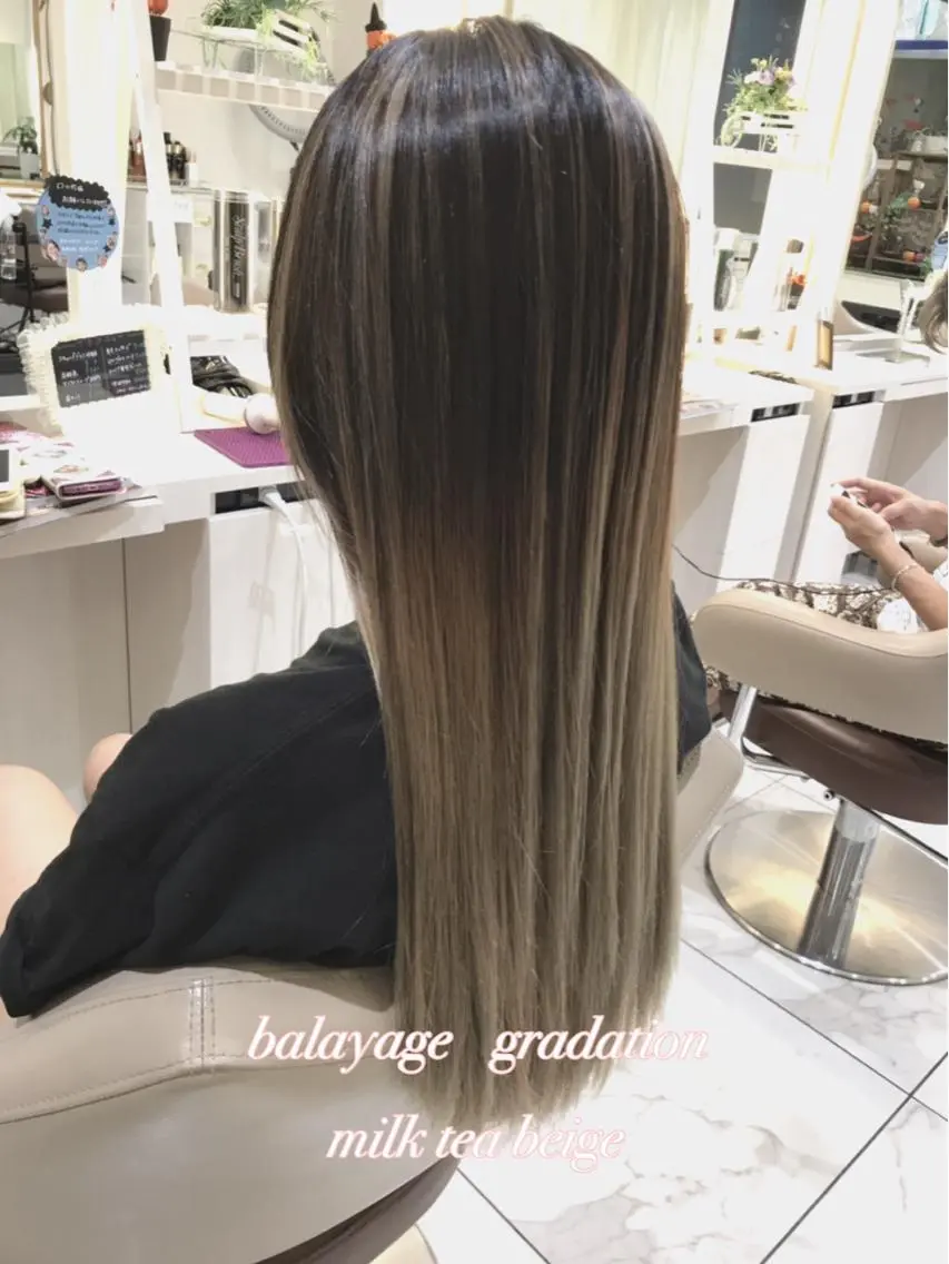 ロング カラー バレイヤージュ ベージュカラー グラデーションカラー ミルクティーベージュ レイヤーカット カット ヘアカラー トリートメント 山崎俊輔/髪質改善 /バレイヤージュのヘアスタイル