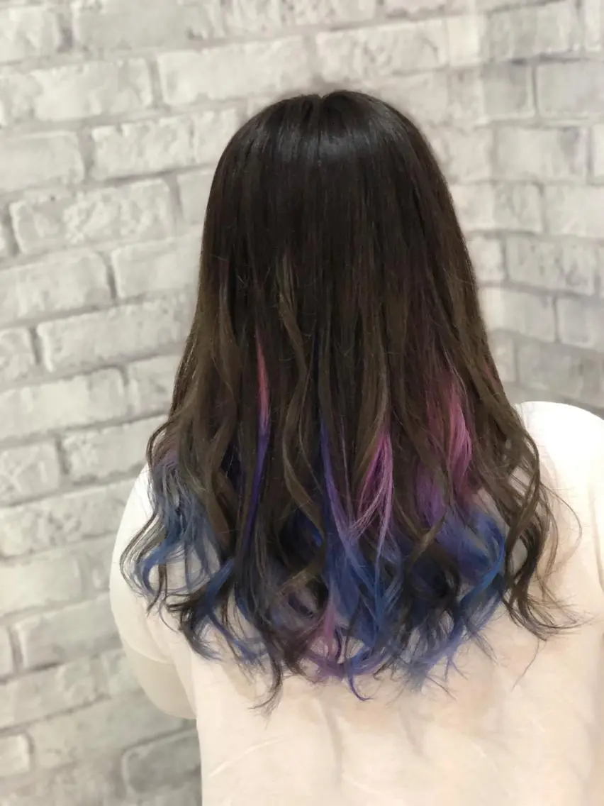 セミロング カラー ヘアアレンジ インナーカラー カット ヘアカラー トリートメント 秋山 幸太のヘアスタイル