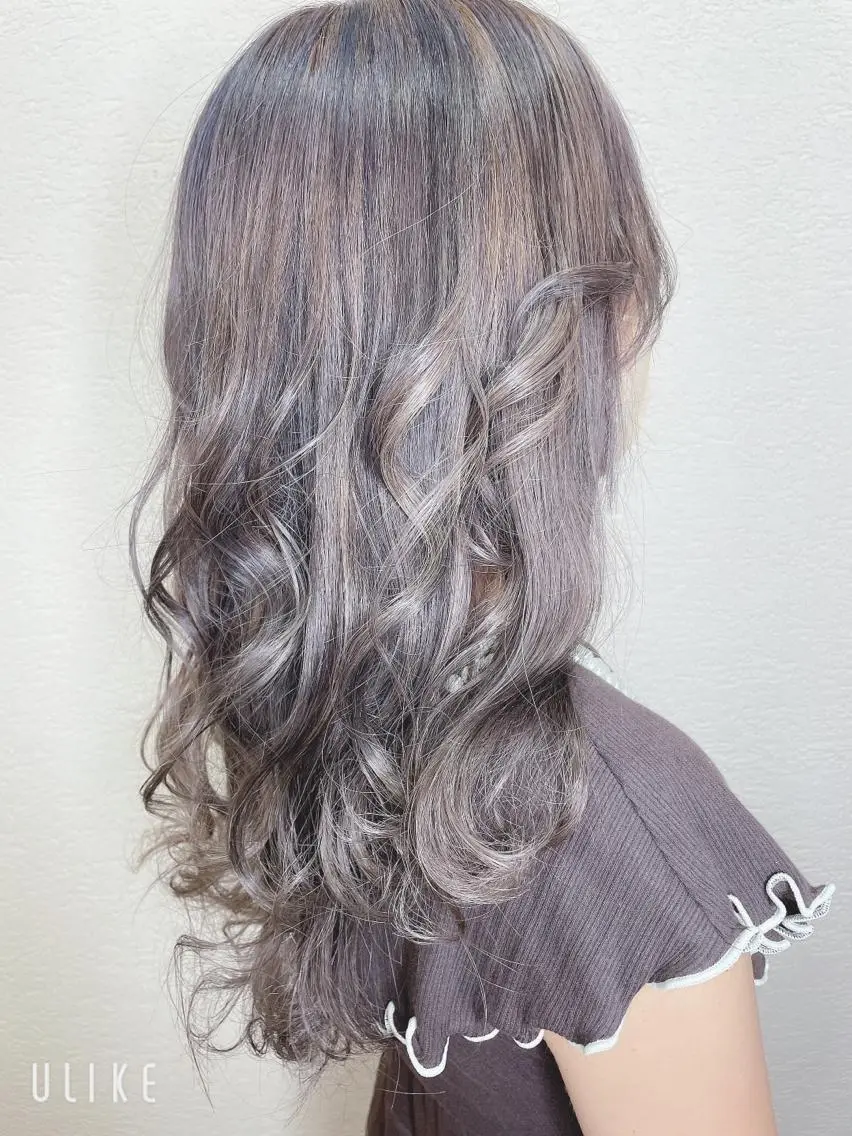 ロング カラー アッシュ ハイトーンカラー バイオレットカラー バイオレットアッシュ カット ヘアカラー トリートメント ❣️モードケイズ塚口 和田一将のヘアスタイル