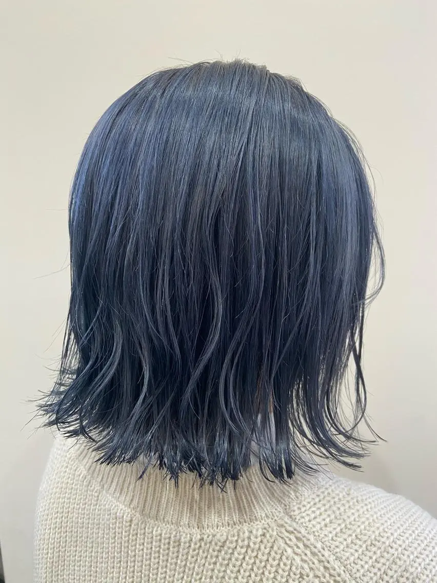 ミディアム カラー アッシュ ブルーカラー ブルーアッシュ Amour なぐらのヘアスタイル