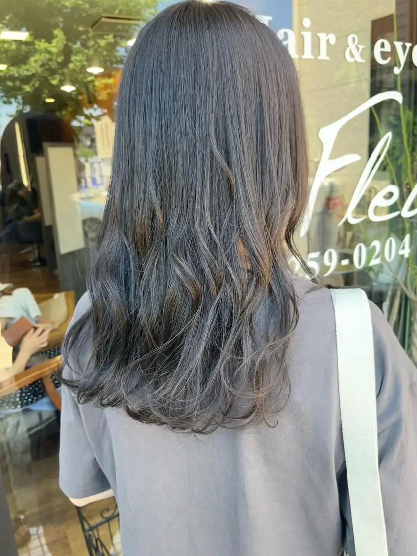 セミロング 立野 希沙のヘアスタイル