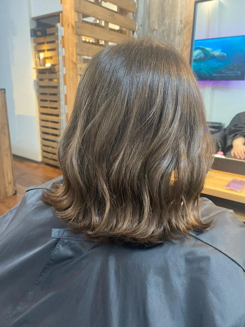 ミディアム カラー 透明感カラー Luzir⭐︎ GEN⭐︎のヘアスタイル