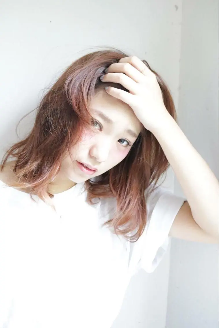 ミディアム カット ニシムラ コウイチのヘアスタイル