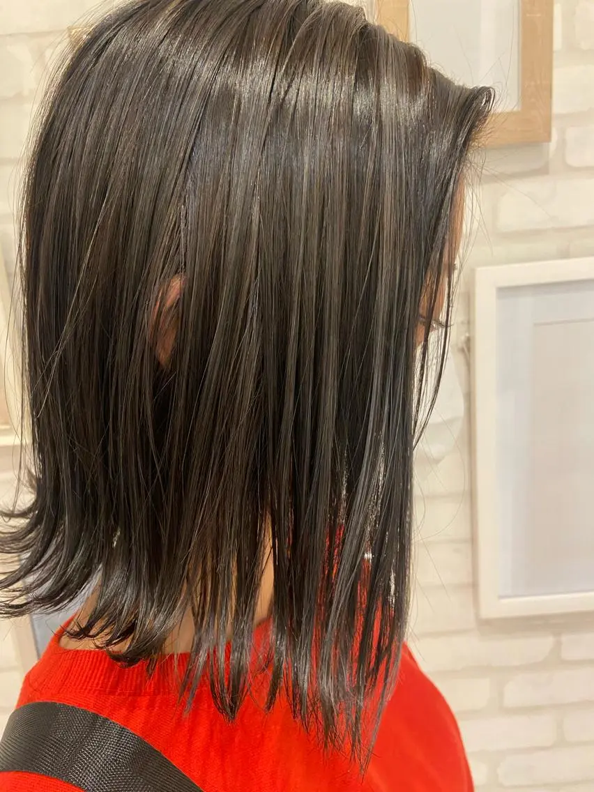 ショート カラー 石崎 真維のヘアスタイル