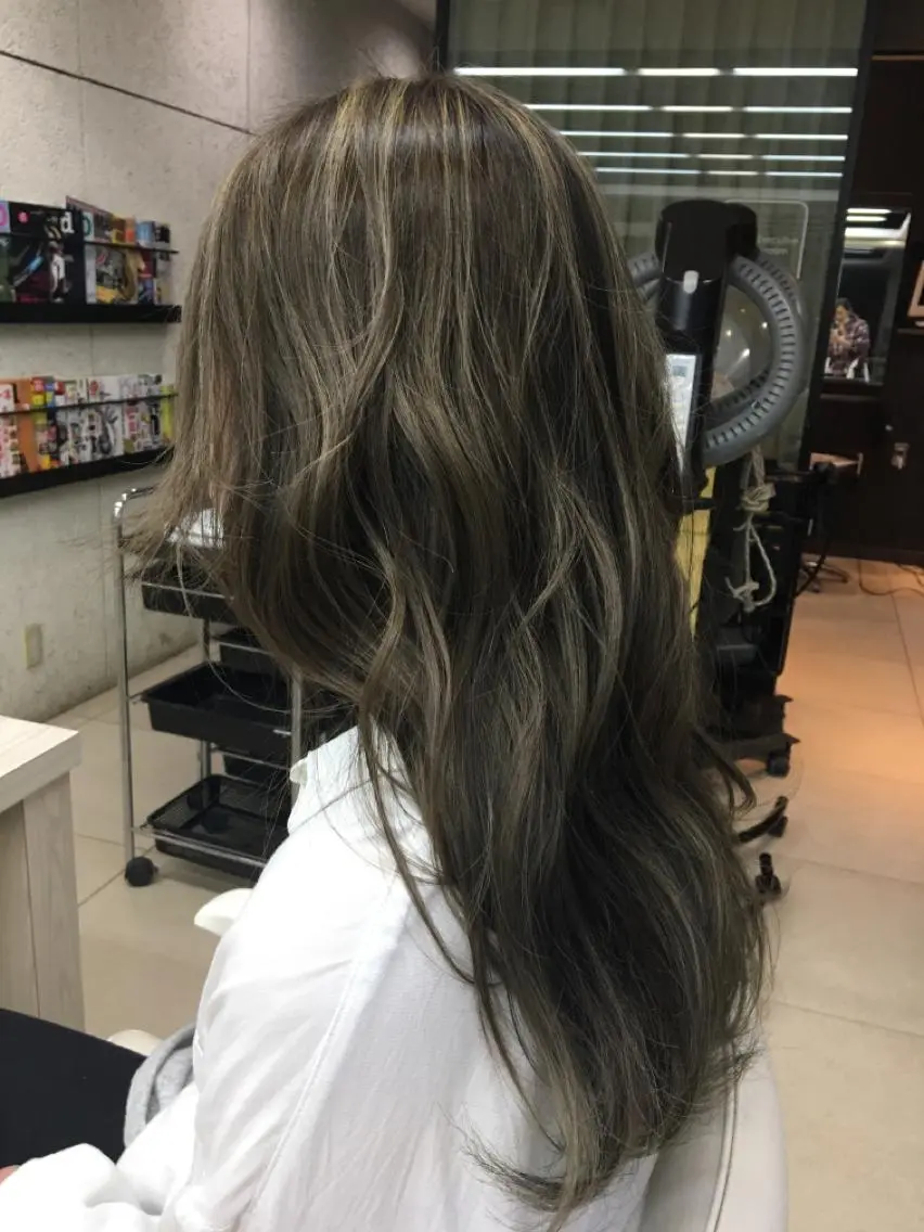 ロング ヘアカラー 5月予約解放🐱 櫻庭梢のヘアスタイル