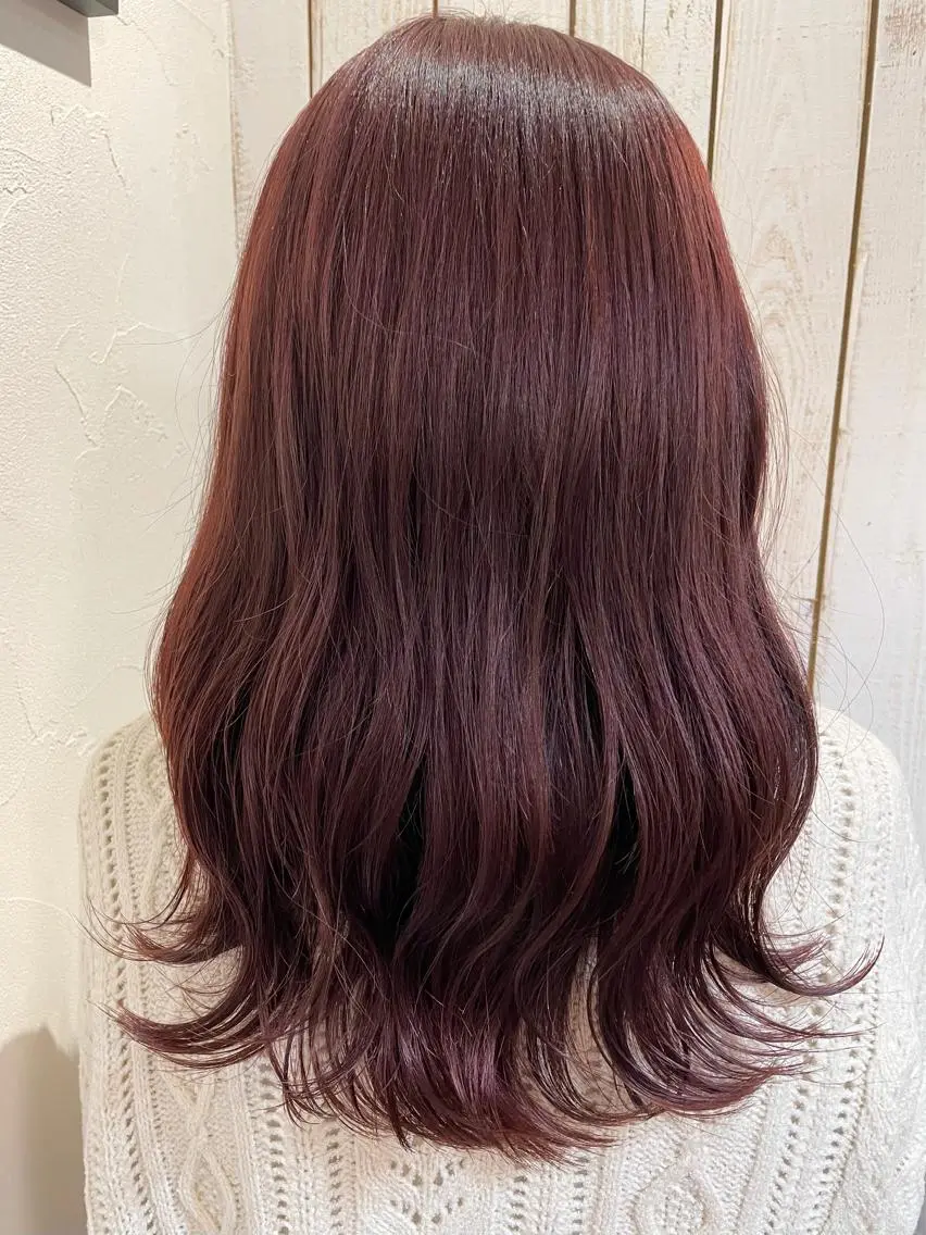 セミロング カラー 鈴木 咲輝のヘアスタイル