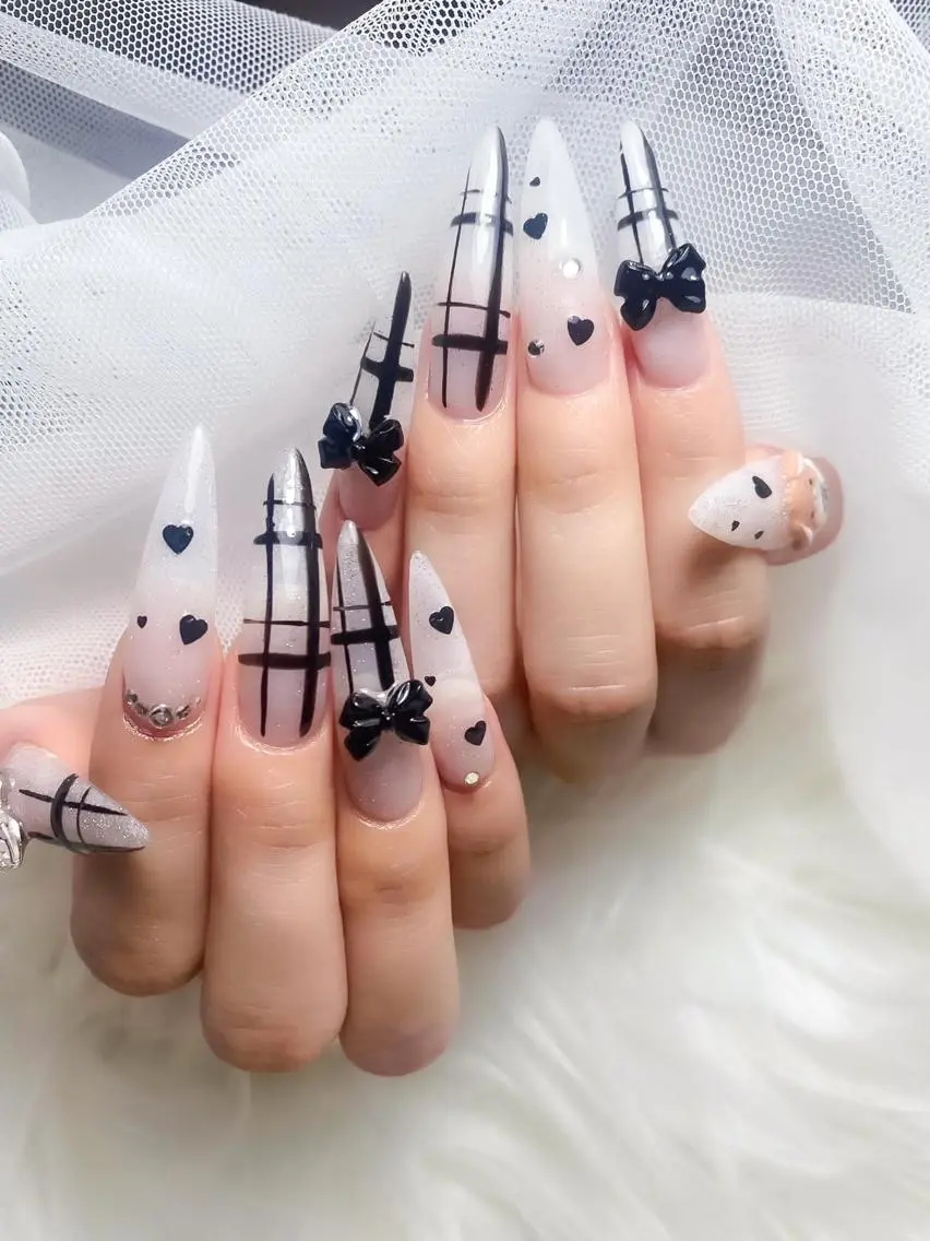 ロング カラー グラデーションカラー 韓国風ヘア ハンドネイル Bling Salonのネイルデザイン