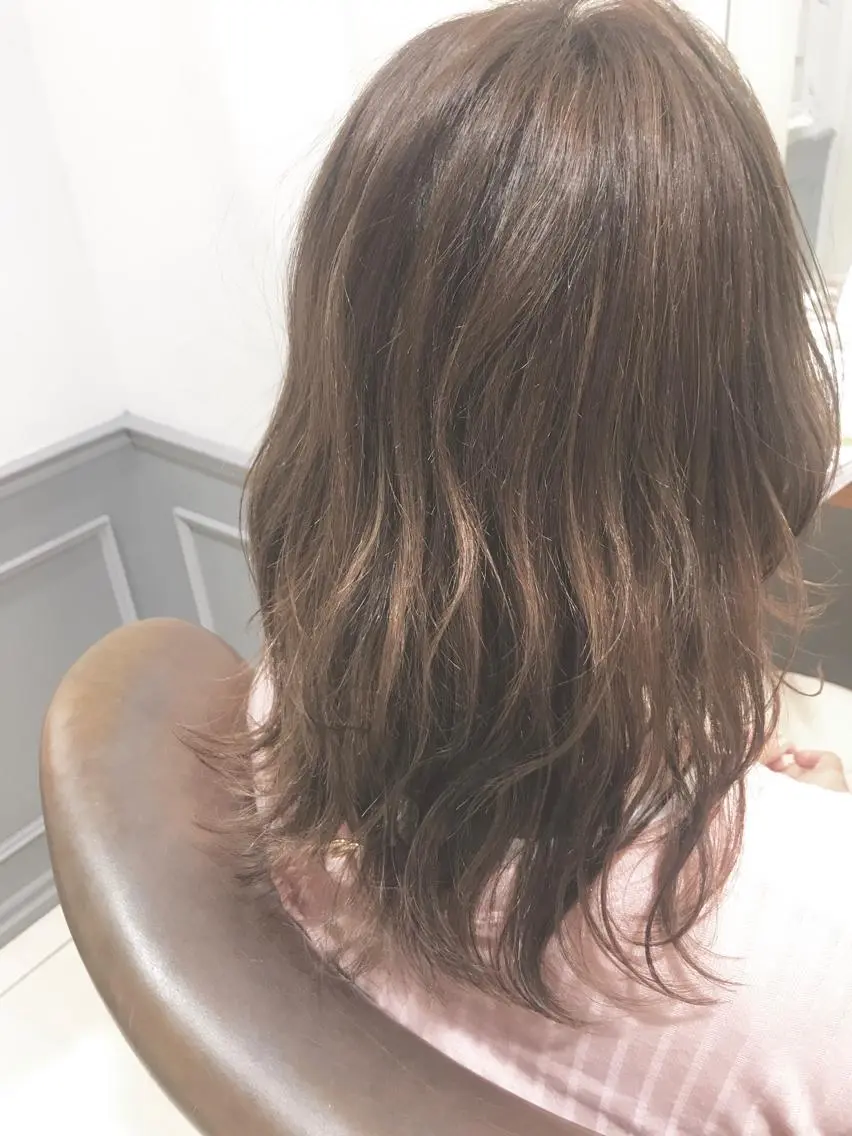 ミディアム カラー アッシュ ベージュカラー ハイライトカラー ハイライト パーマ×ウルフカット koya☆のヘアスタイル