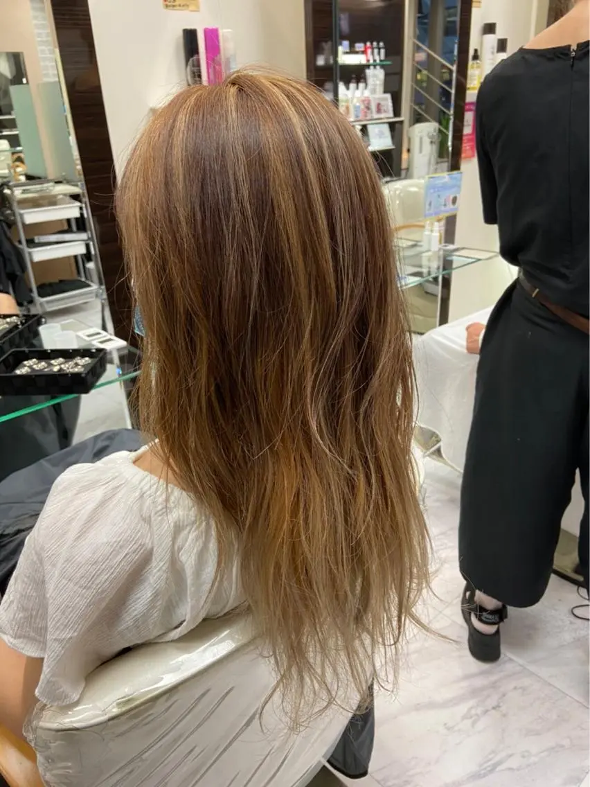 カラー ✄折橋 彩花🐶🍑のヘアスタイル